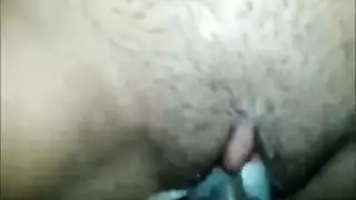 ينيك كس الهندية بقوة ويقذف لبنه فوق سوتها وتقذف منيها