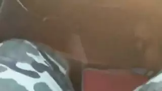 رغبة الشقراء الإباحية: تمارس الجنس بقوة قبل أن تسترخي