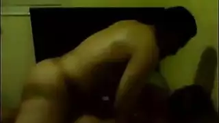 جلسة بيت دعارة سرية: بنات عربيات مثيرات في بورن مصري صريح