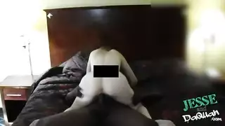 انتهى ذو القضيب الأسود الكبير لكنه لا يزال يتوق لزملاء المكتب العاهرين