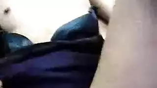 تدليك فتاة بالكاد قانونية يتحول إلى جنس xxx عنيف