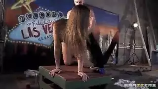 داني دانيلز ولينا لوبيز في ماراثون لحس فرج طوال اليوم